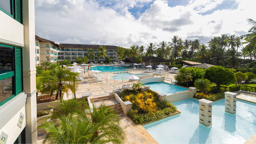 No Costa do Sauípe, seu maior desafio é decidir entre a piscina e a praia – e isso é um belo problema!